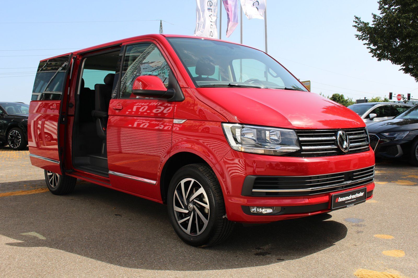 Volkswagen T6 Multivan 2.0 TDI Join - Samsaru's Car Outlet