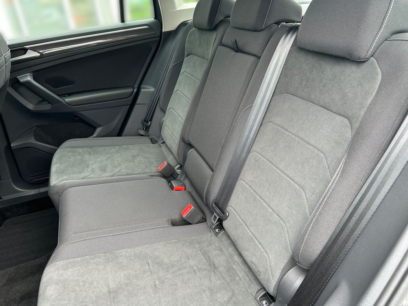 Volkswagen Tiguan 2.0 TSI BMT 4Motion Elegance - Samsaru's Car Outlet