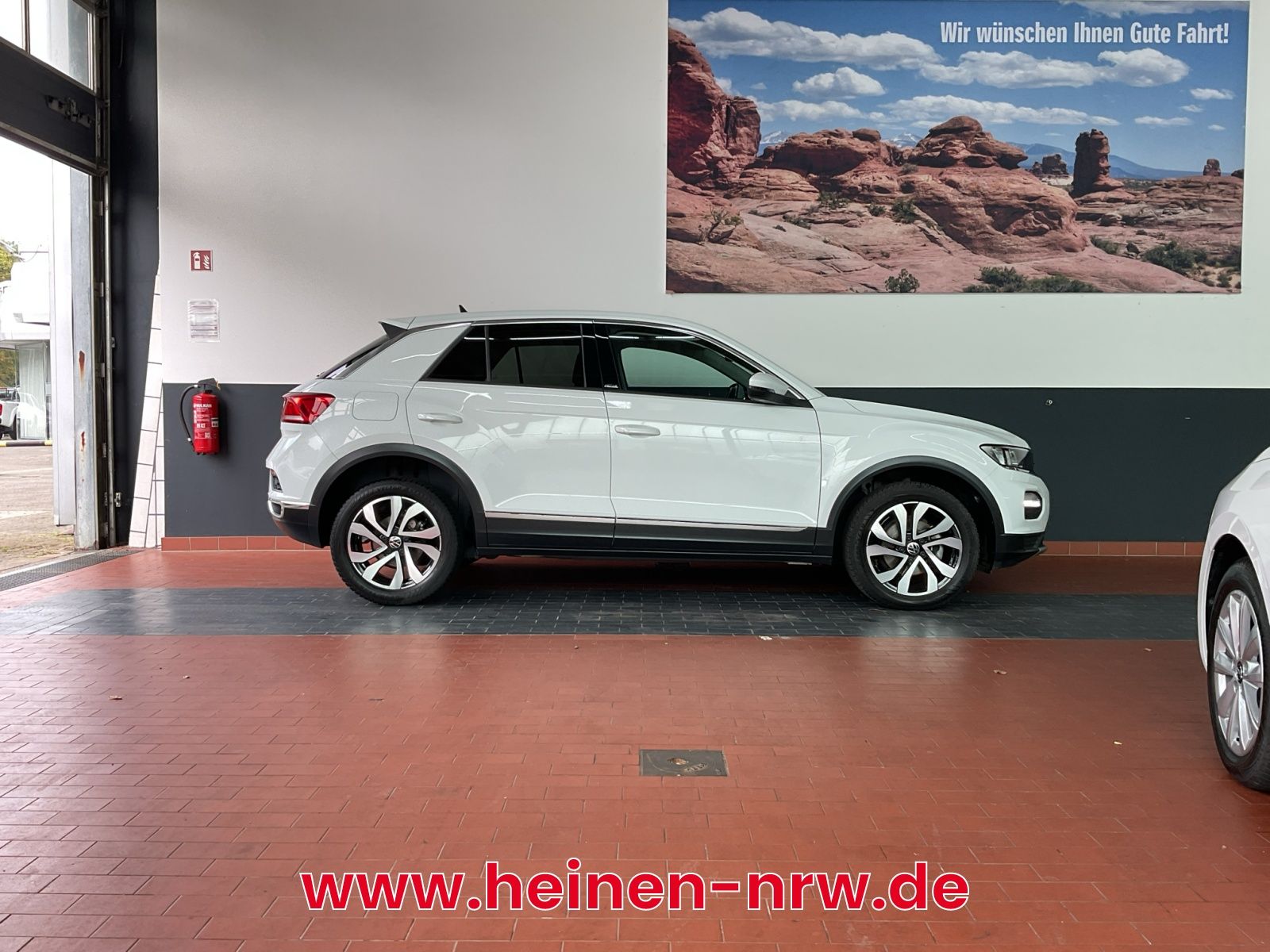 Volkswagen T-Roc 1.5 TSI DSG Active - Samsaru's Car Outlet