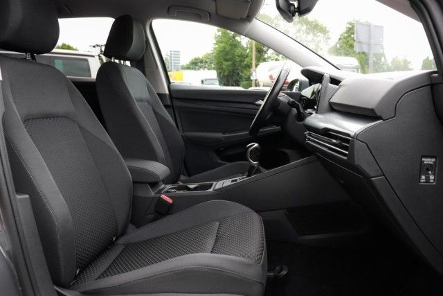 Volkswagen Golf VIII 1.5 TSI - Samsaru's Car Outlet