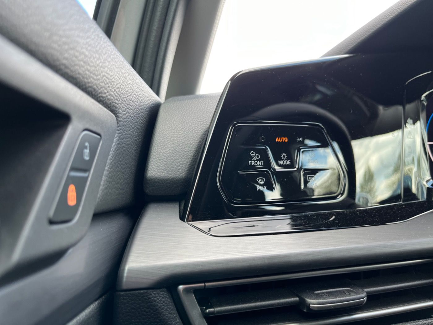 Volkswagen Golf VIII 1.5 TSI Style - Samsaru's Car Outlet