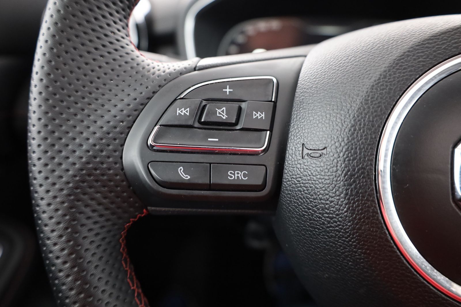 MG HS 1.5 T-GDI Luxury Aut. LED ACC Navi 360° Pano