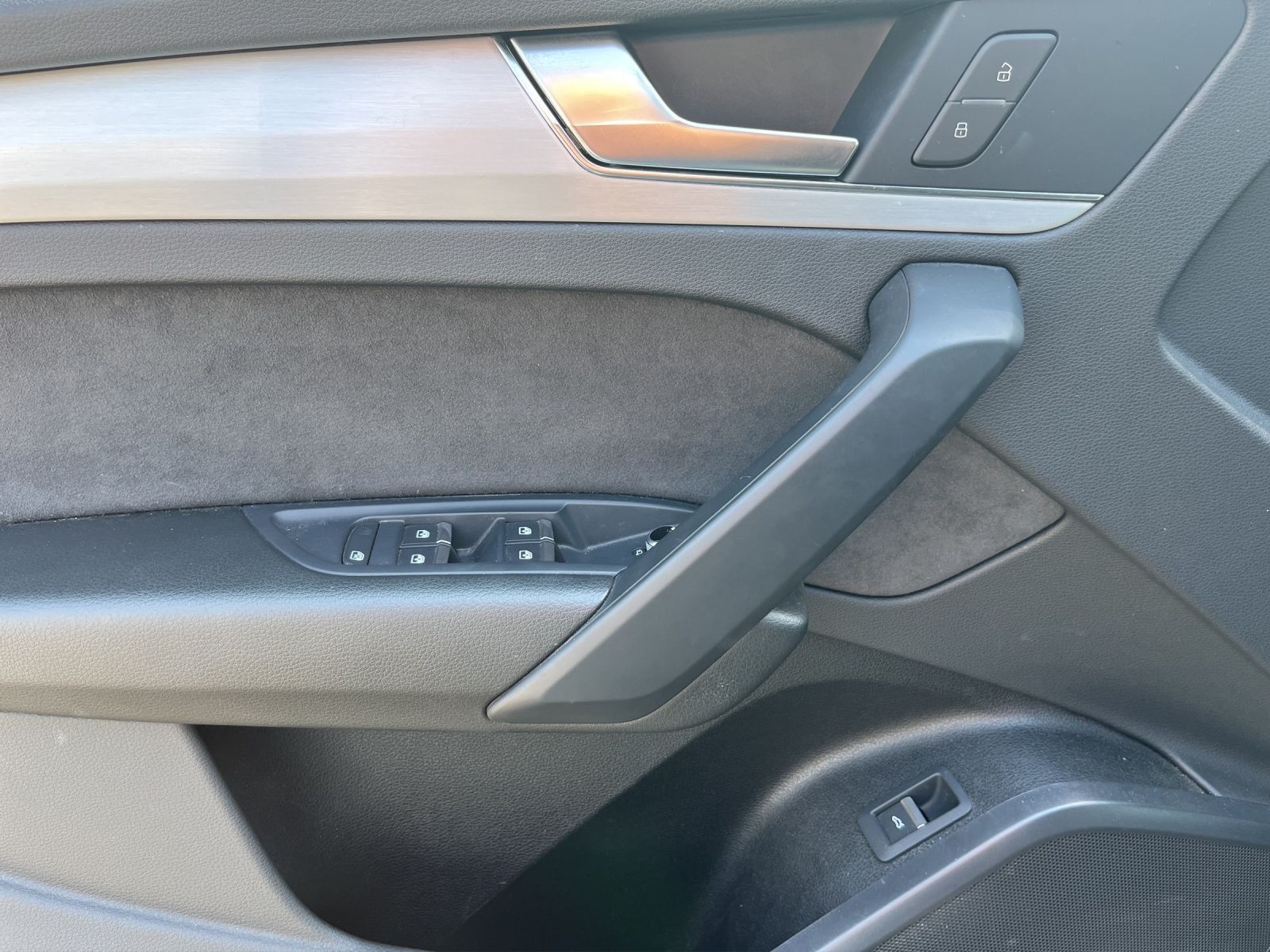 Audi Q5 2x S line 40 TDI quattro AHK MATRIX SHZ