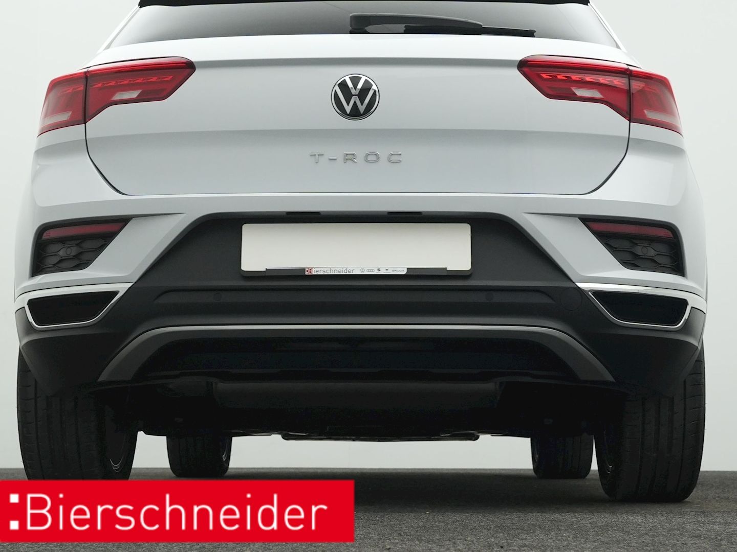 Volkswagen T-Roc 1.5 TSI Active - Samsaru's Car Outlet