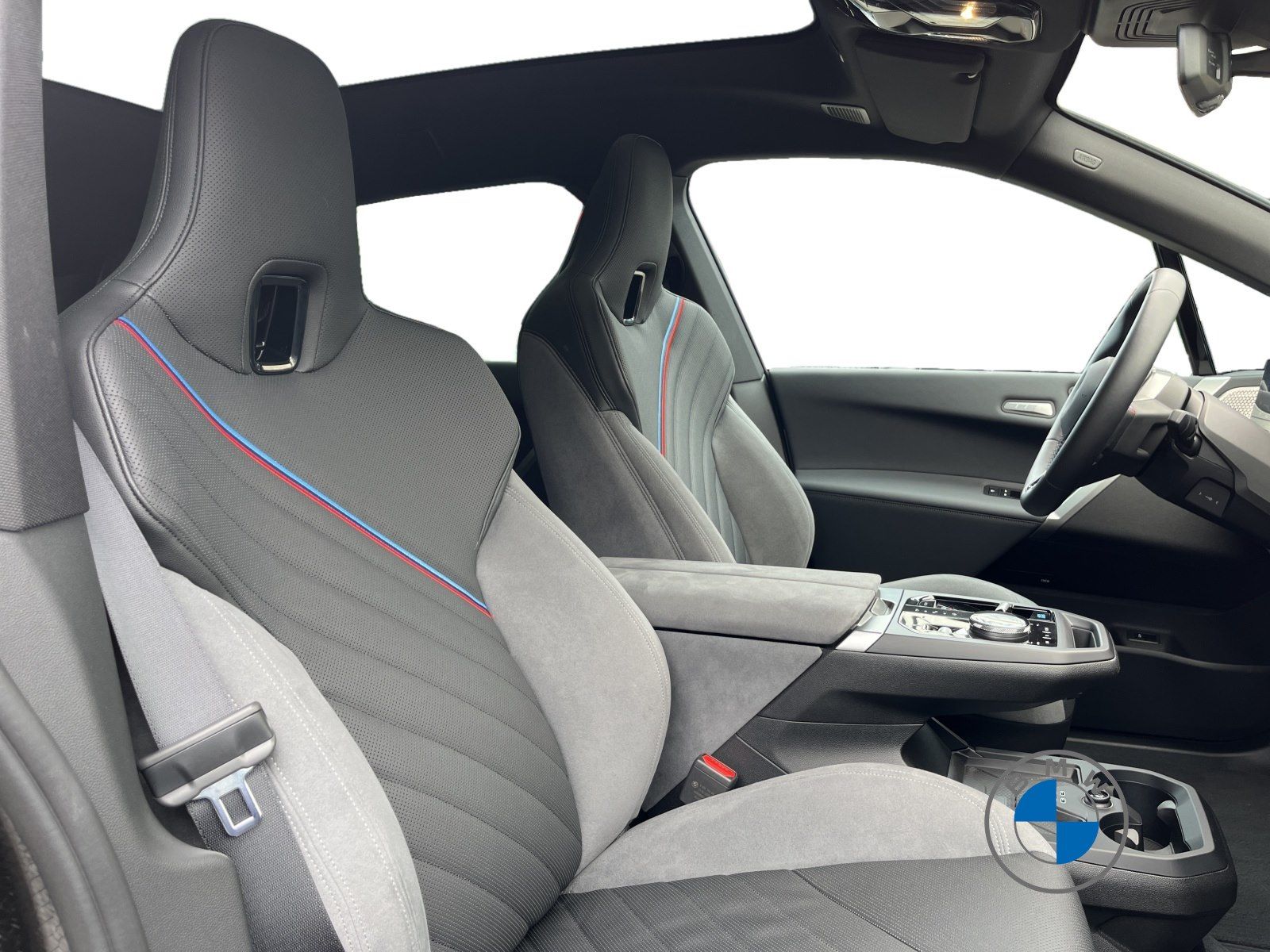 BMW iX M70 xDrive 23" Pano Sky DA/PA Prof. AHK