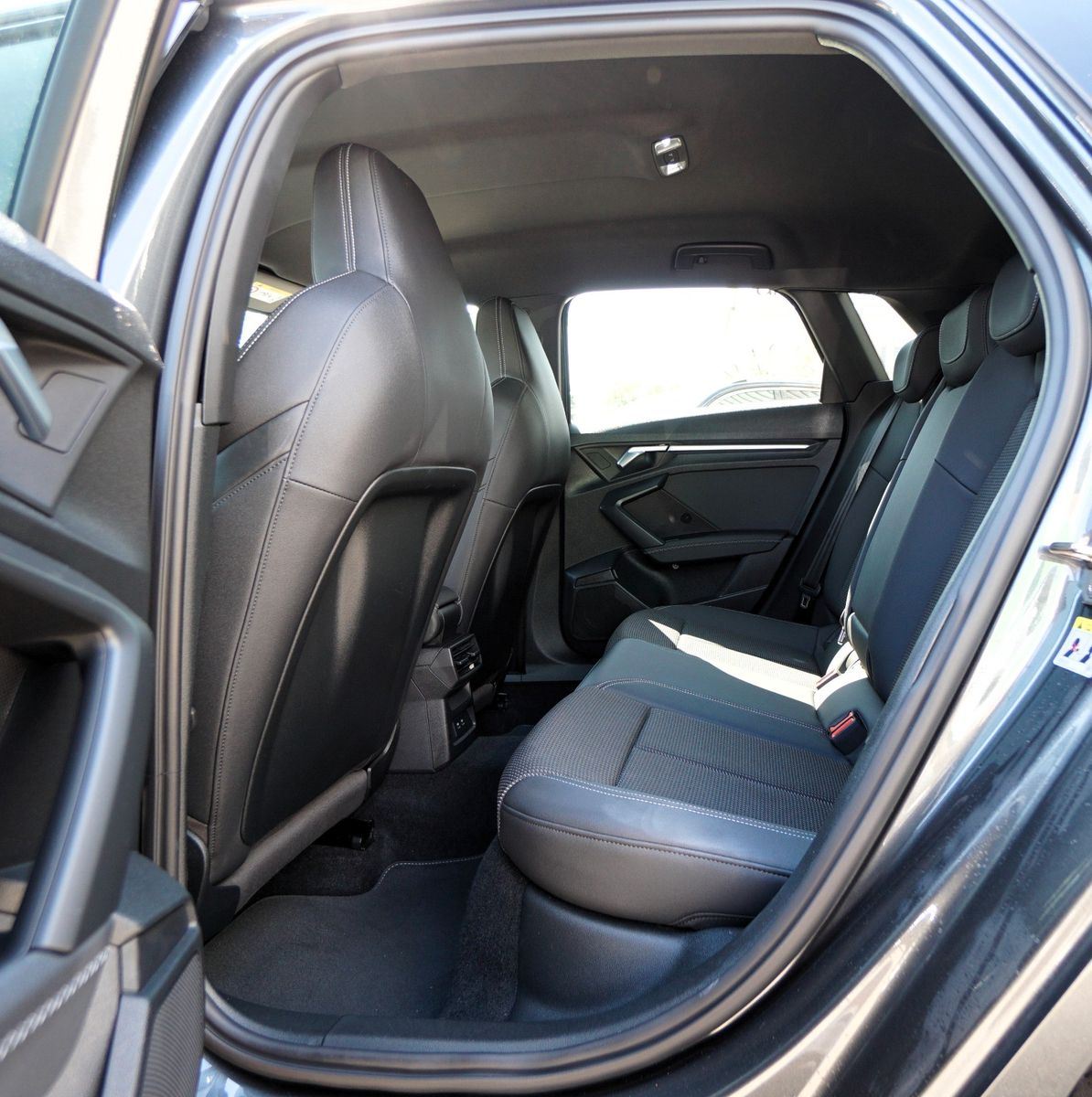 Audi A3 Sportback 45 TFSI e S line - Samsaru's Car Outlet