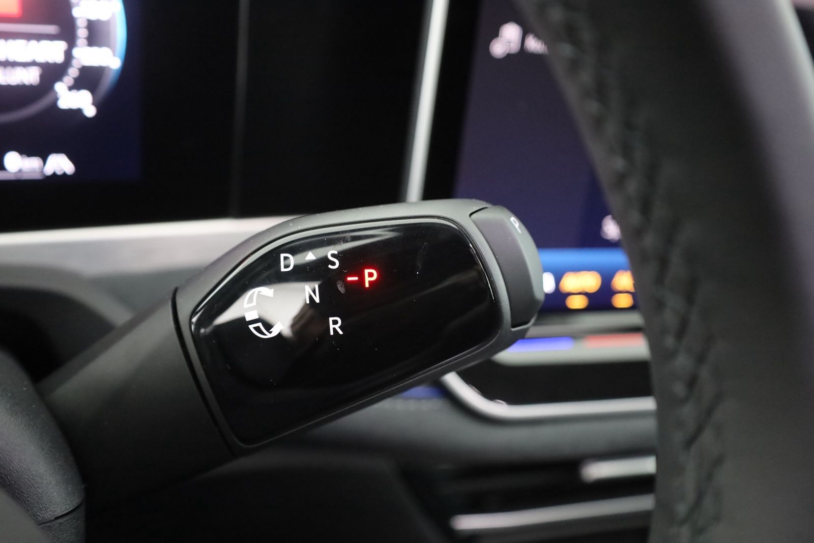 Volkswagen Passat Variant R-Line BlackStyle 2.0 TSI 4M DSG