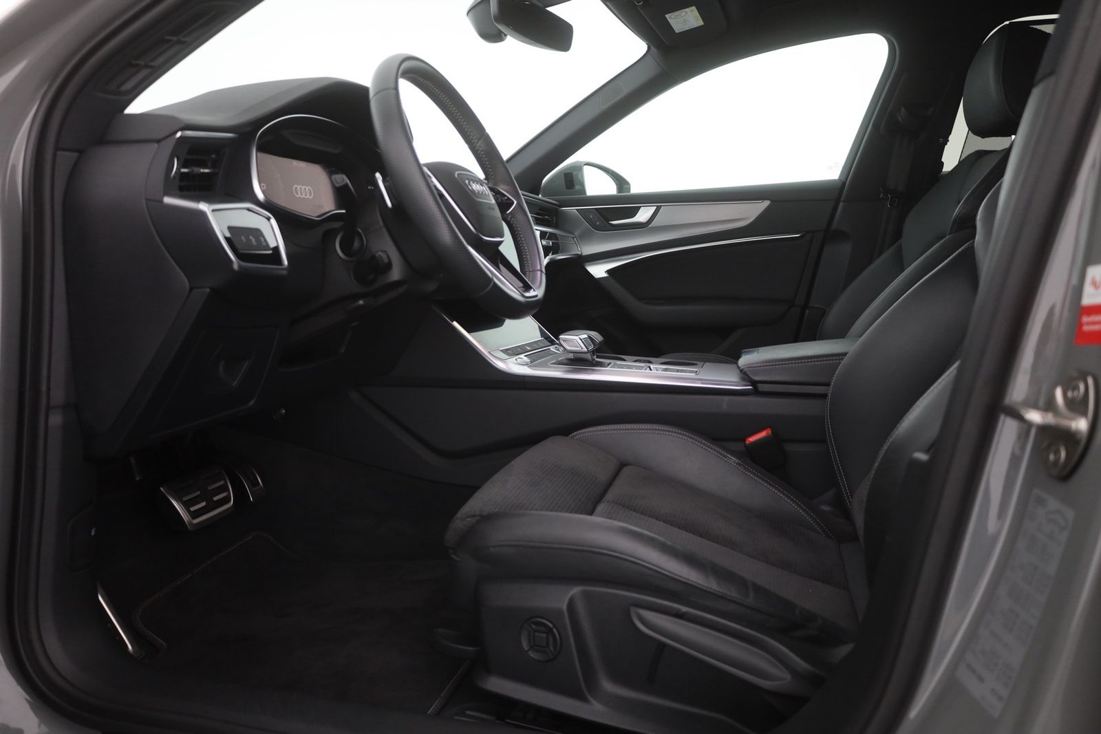 Audi A6 Avant 45 TFSI S-line - Samsaru's Car Outlet