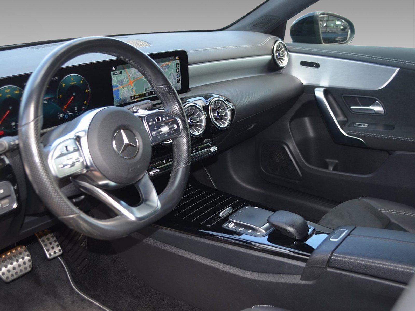 Mercedes-Benz A-Klass AMG LINE - Samsaru's Car Outlet