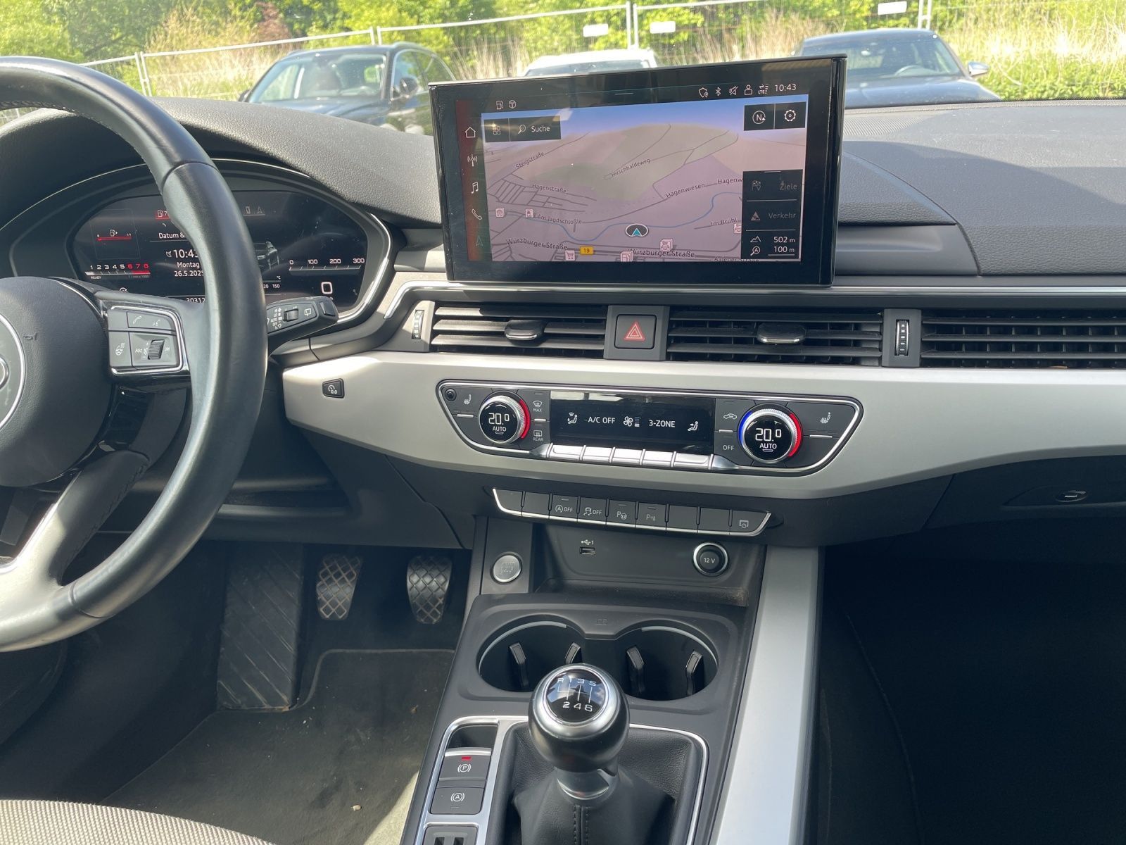 Audi A4 Avant 35 TFSI S line - Samsaru's Car Outlet