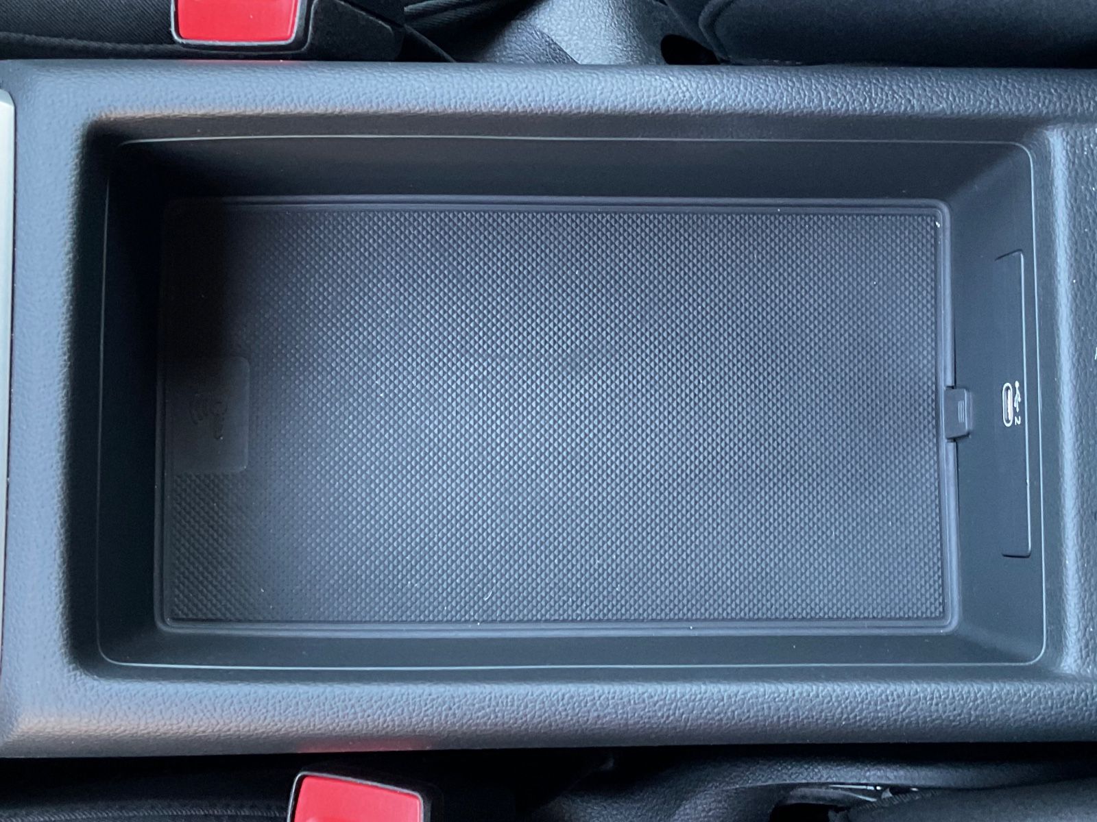 Audi A4 Av.40 TDI quattro S-Tr. - Samsaru's Car Outlet