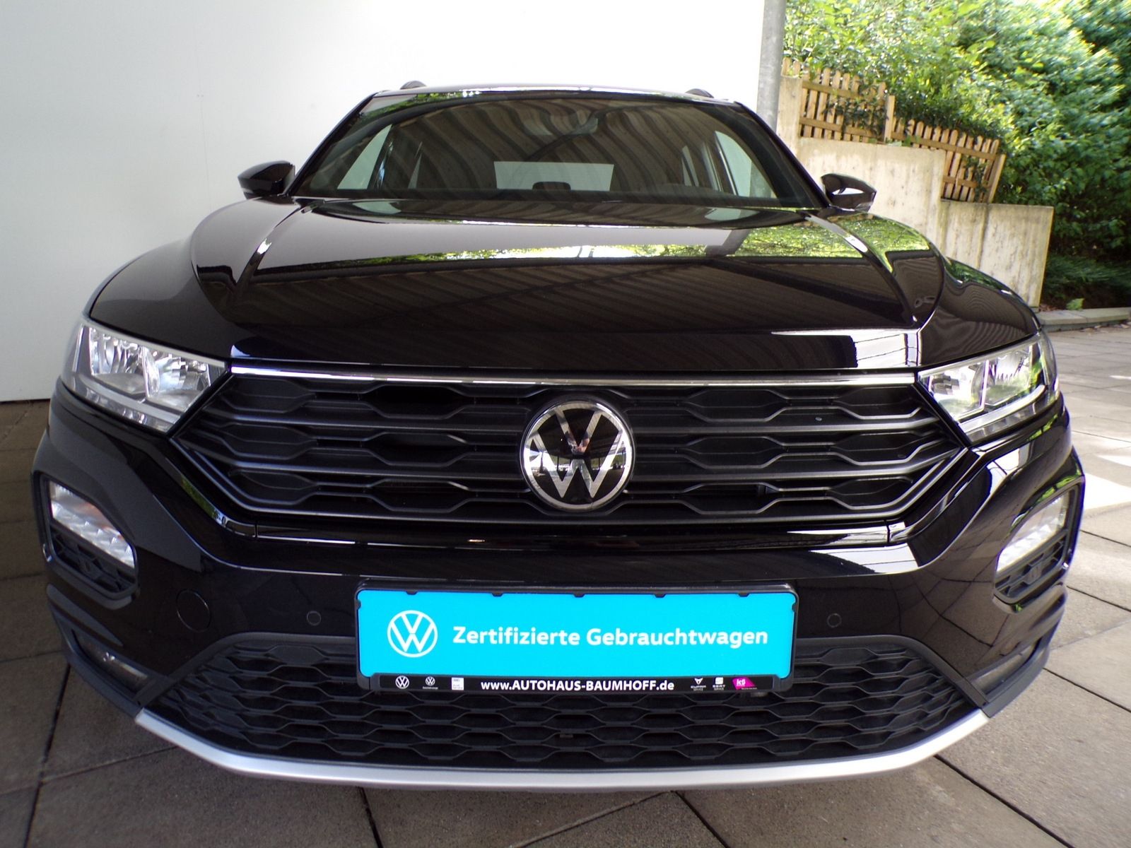 Volkswagen T-ROC 1.5 TSI SPORT - Samsaru's Car Outlet