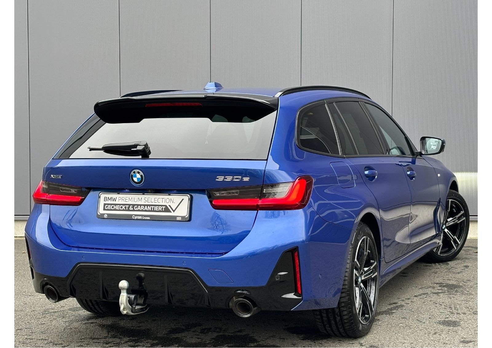 BMW 330e xDrive Touring