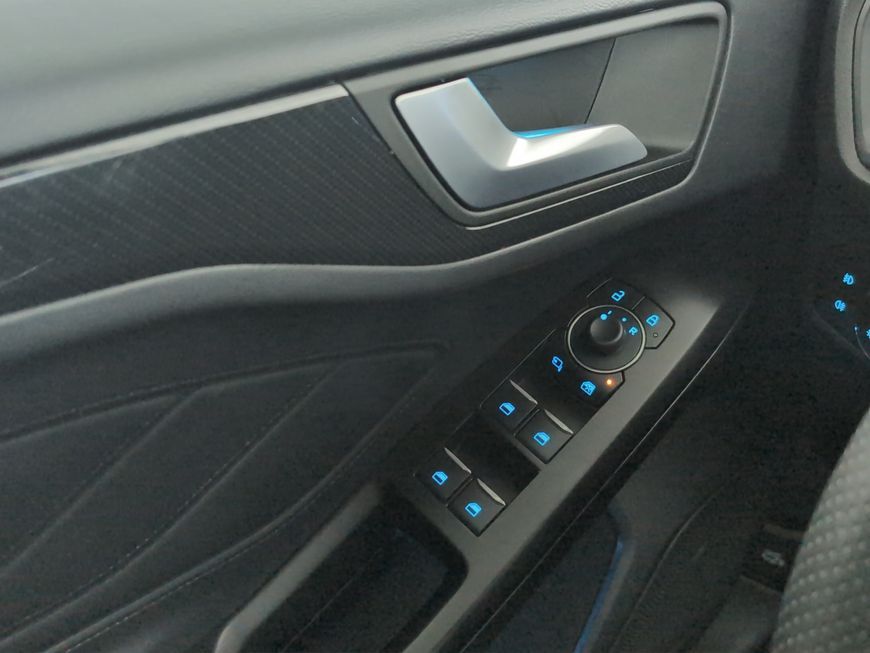 Ford Focus Turnier Hybrid Aut. ST-LINE X AHK+LED+NAVI