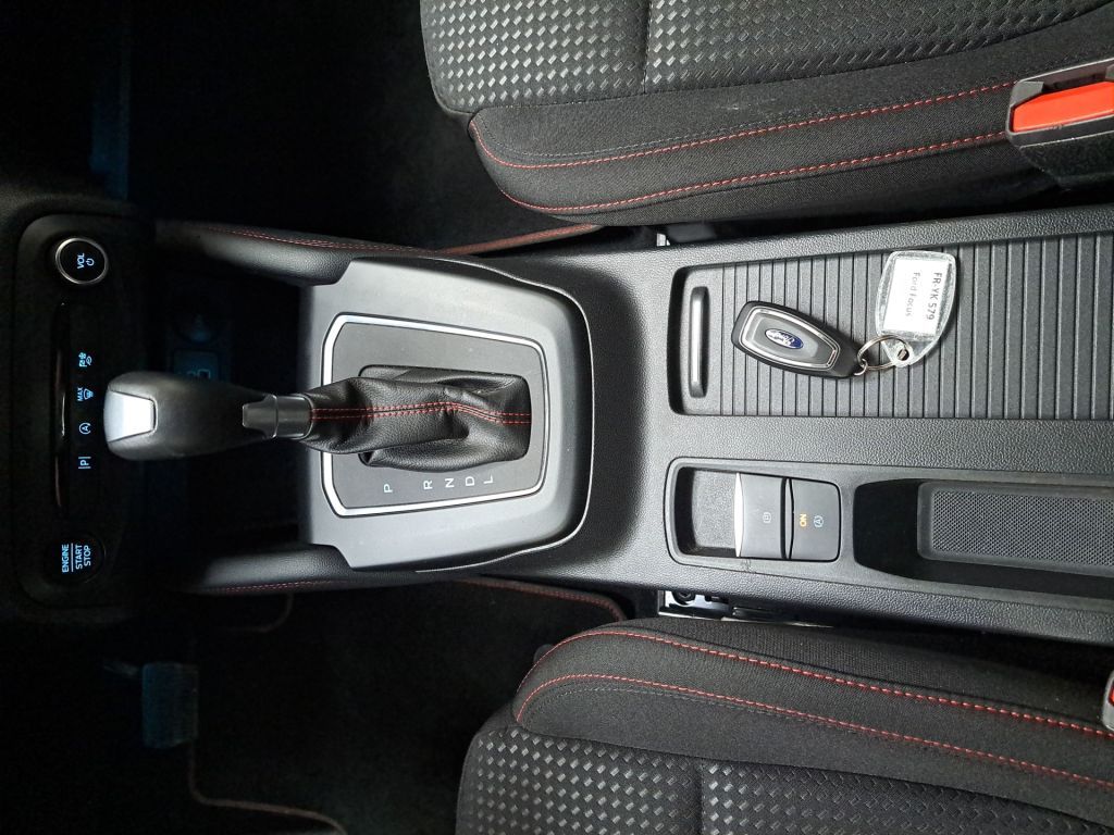 Ford Focus Turnier 1.0 EcoBoost Hybrid Aut. ST-LINE X