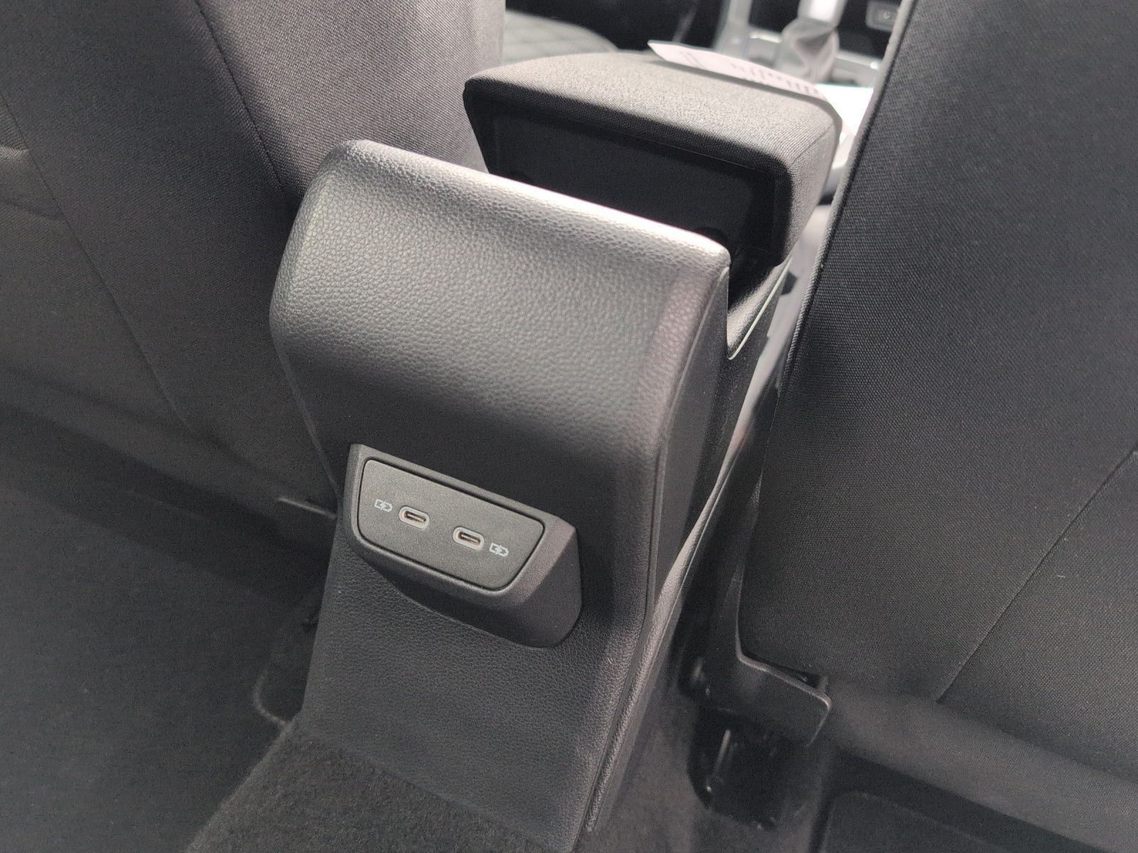 Volkswagen Taigo 1.5 TSI R-Line - Samsaru's Car Outlet