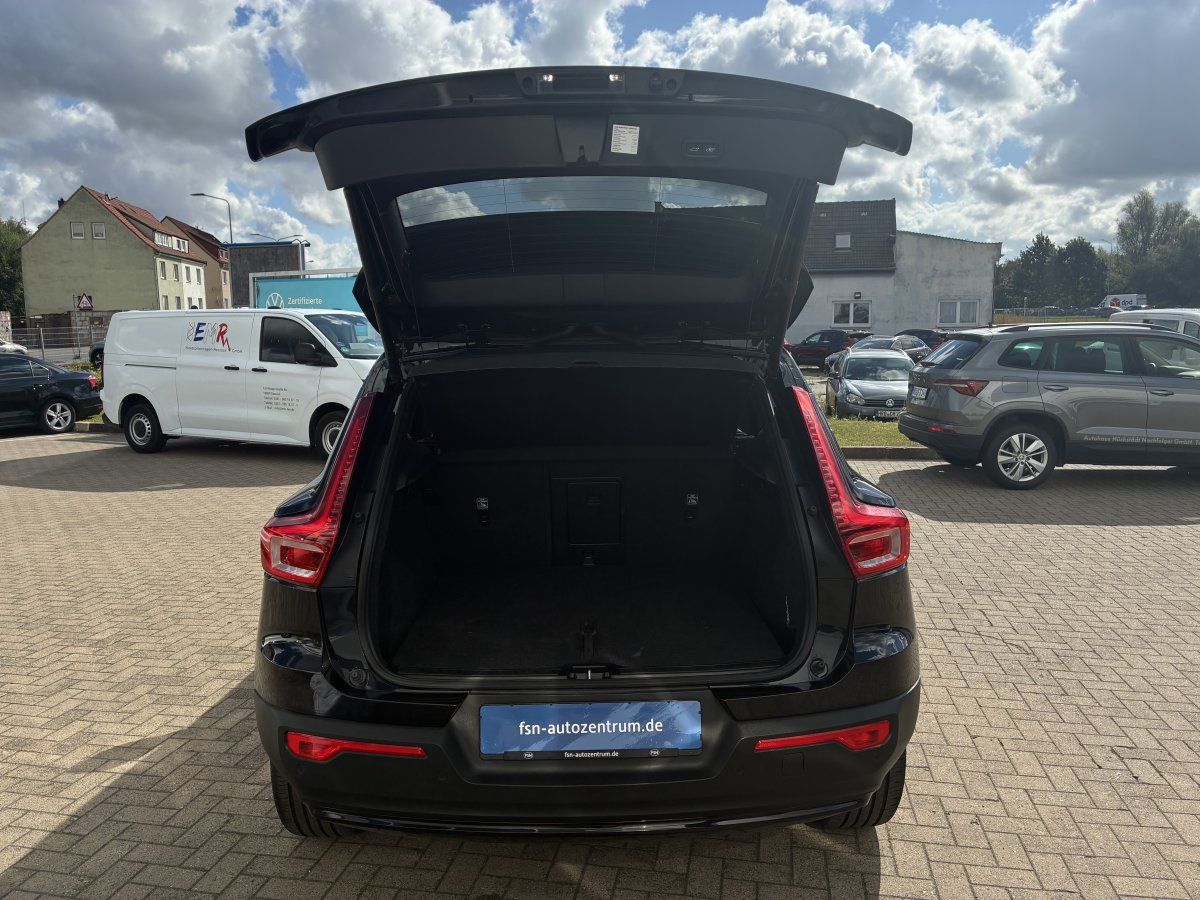 Volvo XC40 B3 Plus Dark Harman/Kardon inkl. Winterräde