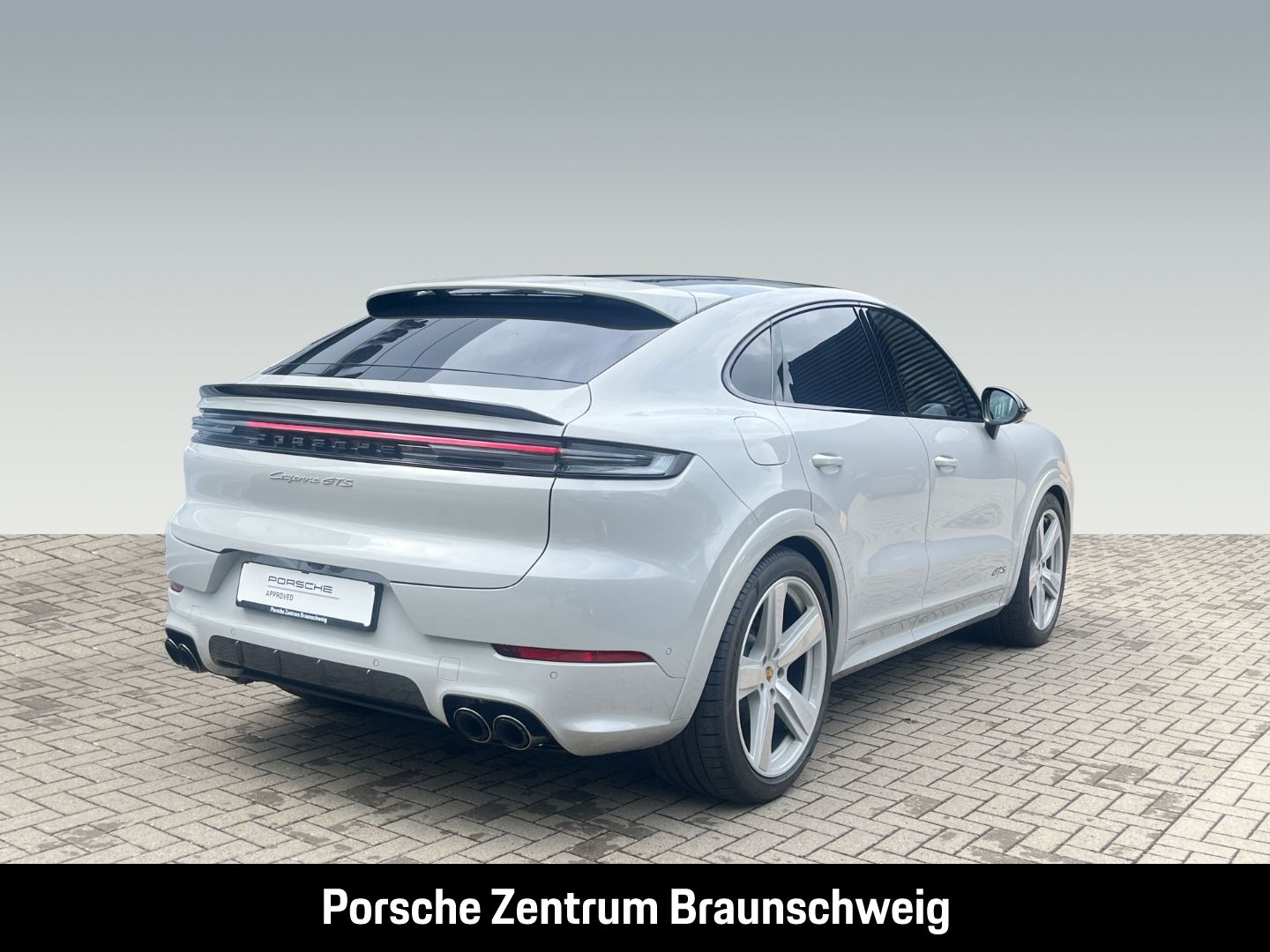 Porsche Cayenne GTS Coupe InnoDrive HA-Lenkung Head-Up