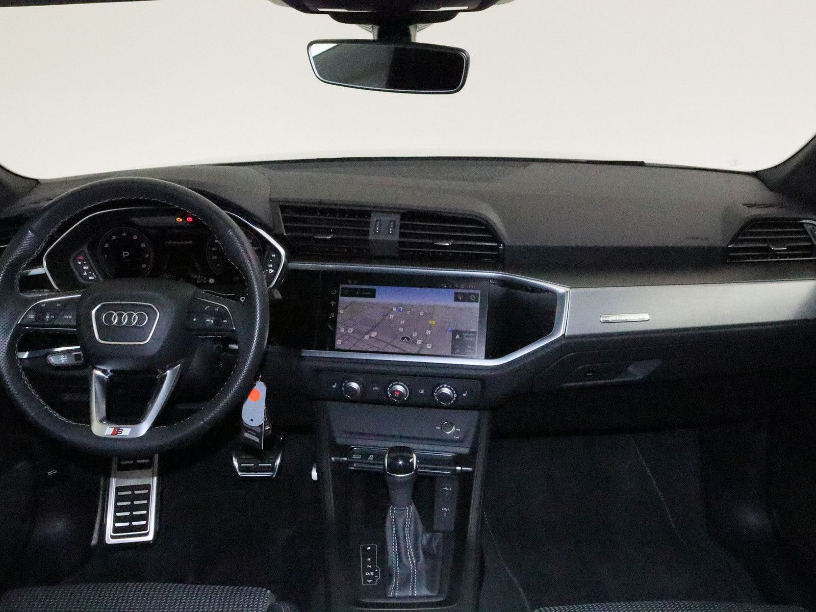 Audi Q3 Sportback 40 TFSI quattro S line - Samsaru's Car Outlet