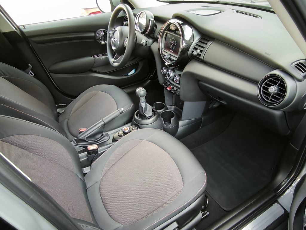 MINI Mini One - Samsaru's Car Outlet