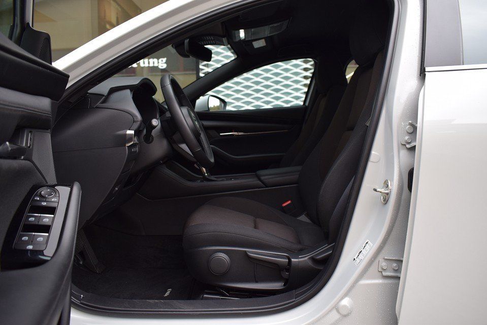 Mazda 3 2.5 140PS 6AG Center-Line Voll-LED Kamera Navi