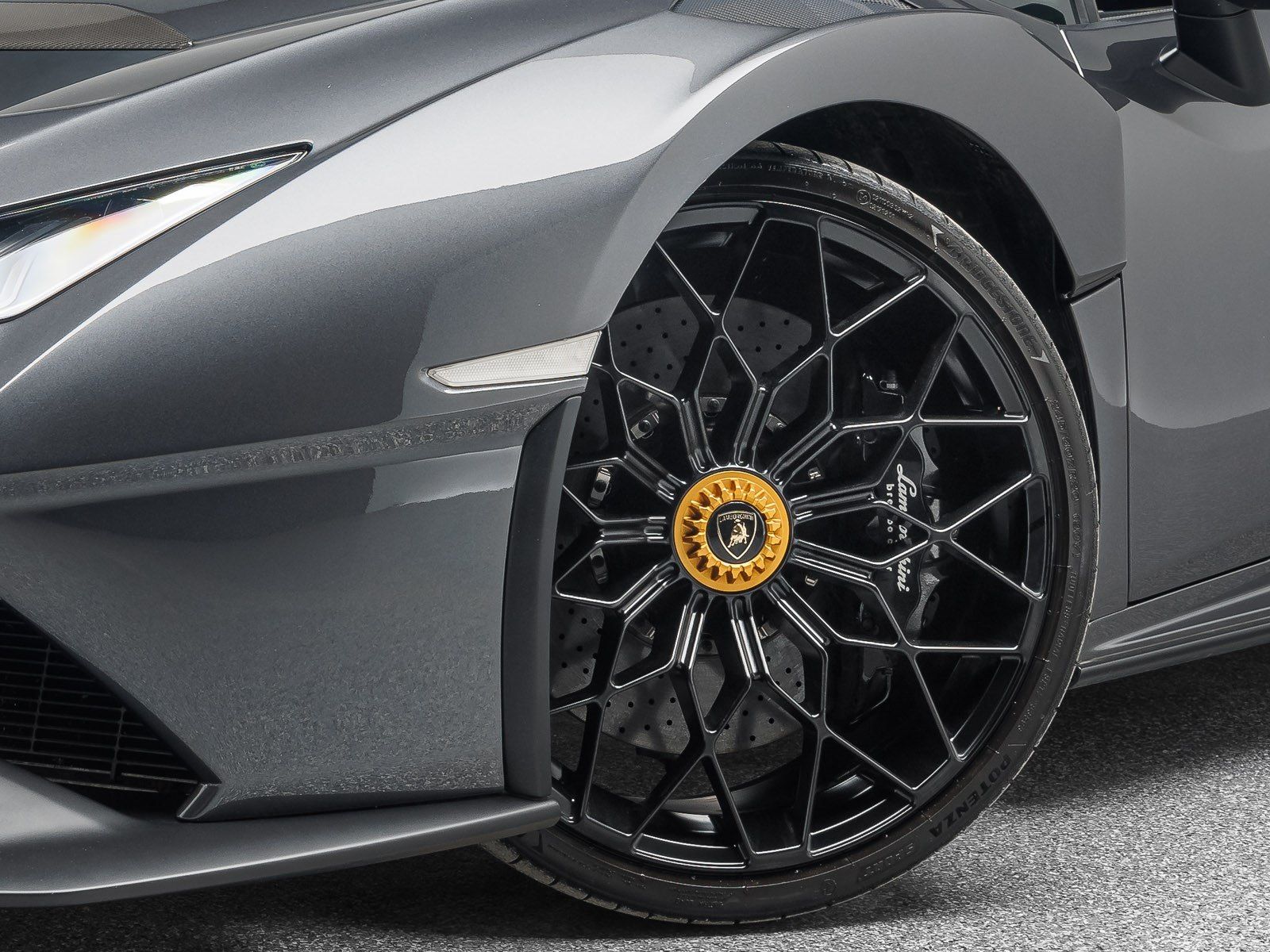 Lamborghini Huracán STO - Samsaru's Car Outlet