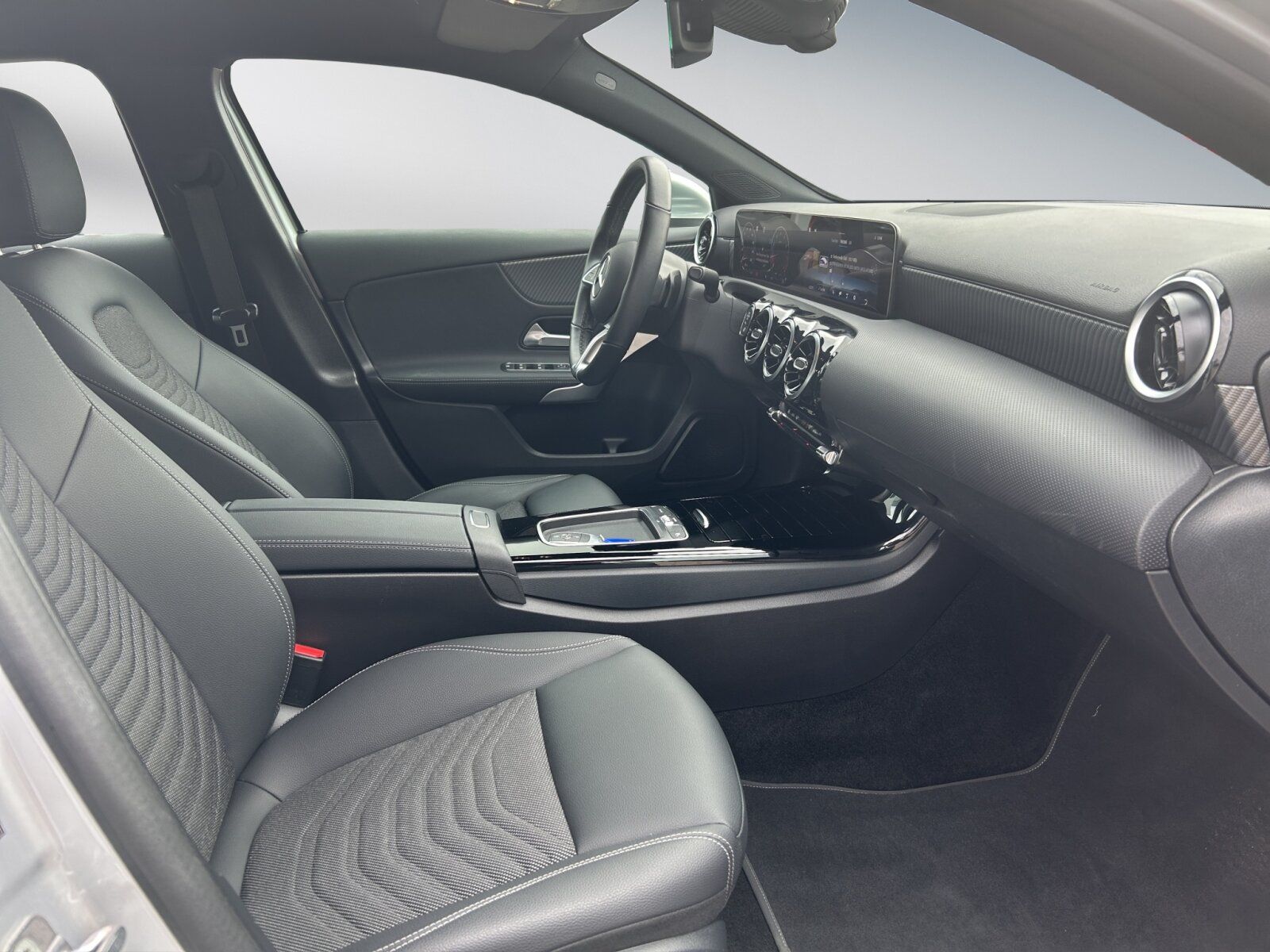 Mercedes-Benz A 200 PROGRESSIVE LINE - Samsaru's Car Outlet