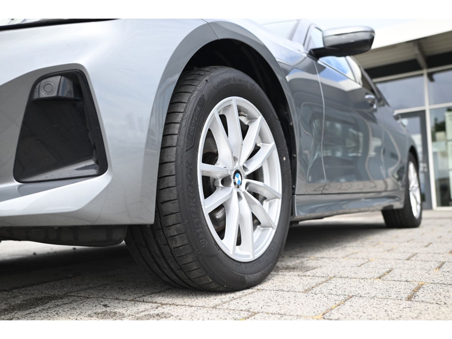 BMW 320d xDrive Touring - Samsaru's Car Outlet