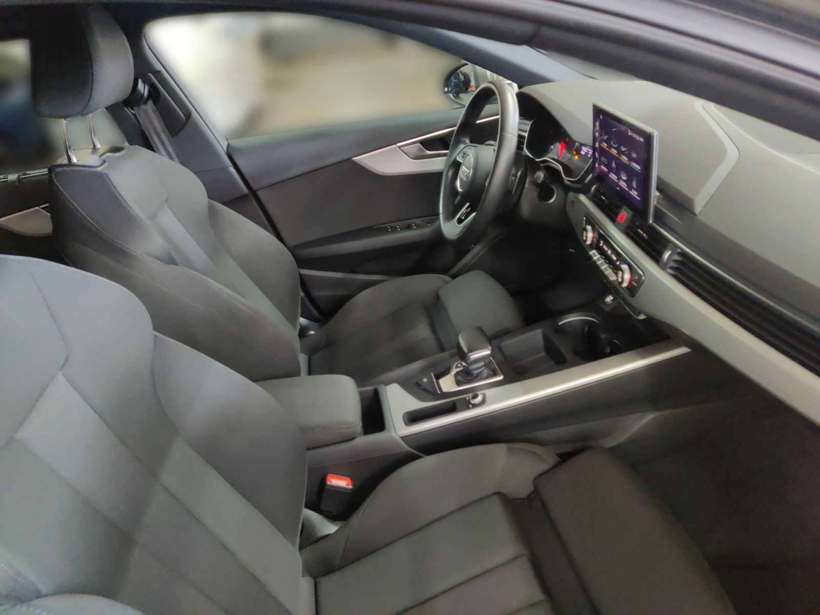 Audi A4 Avant 40 TDI s-line Competition - Samsaru's Car Outlet