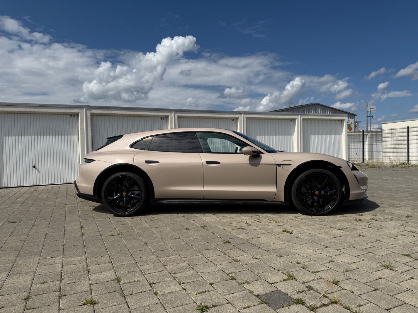 Porsche Taycan Cross Turismo Turbo S Exclusiv Manufaktur