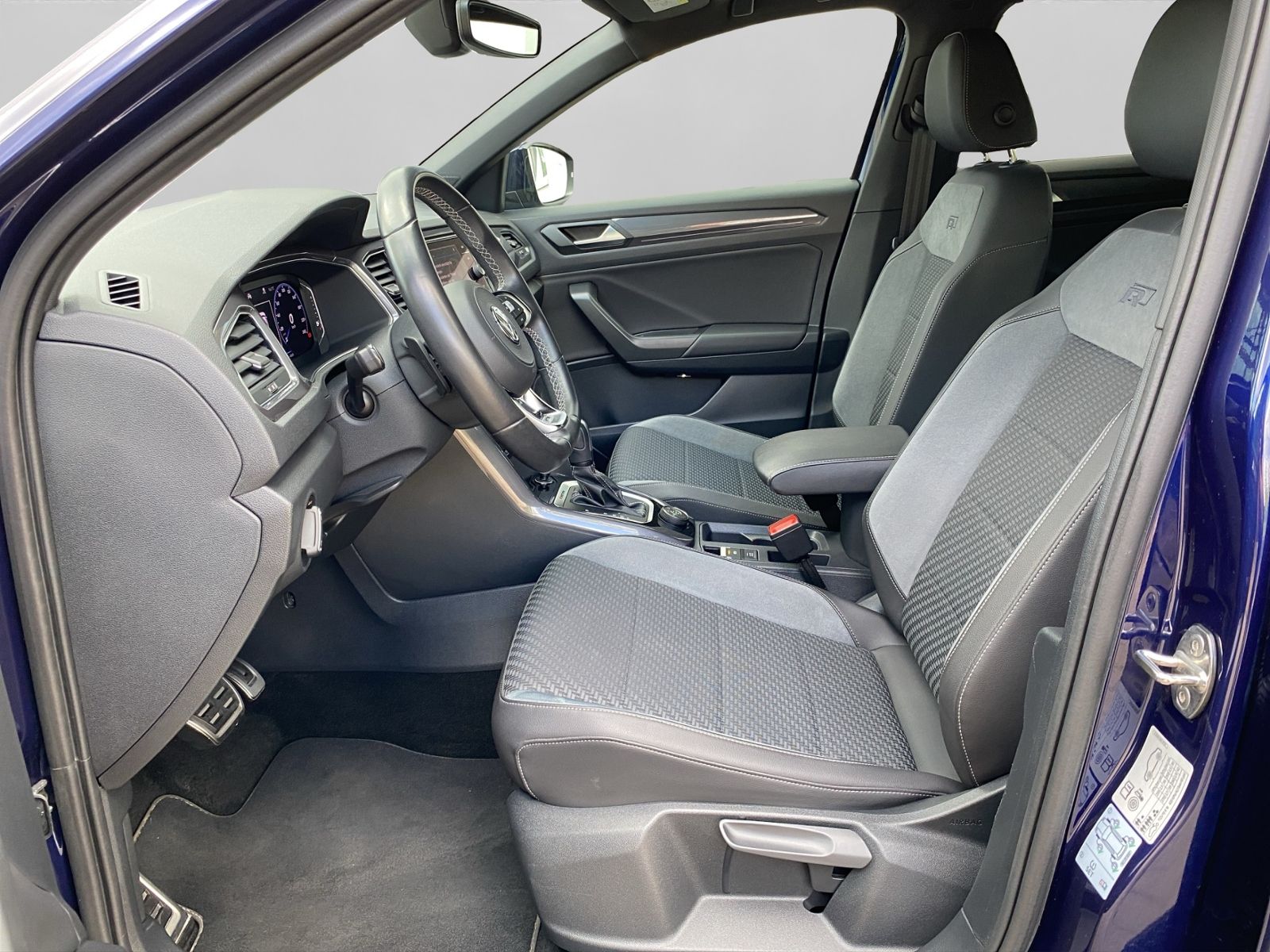 Volkswagen T-Roc 2.0 TSI 4Motion R-Line - Samsaru's Car Outlet