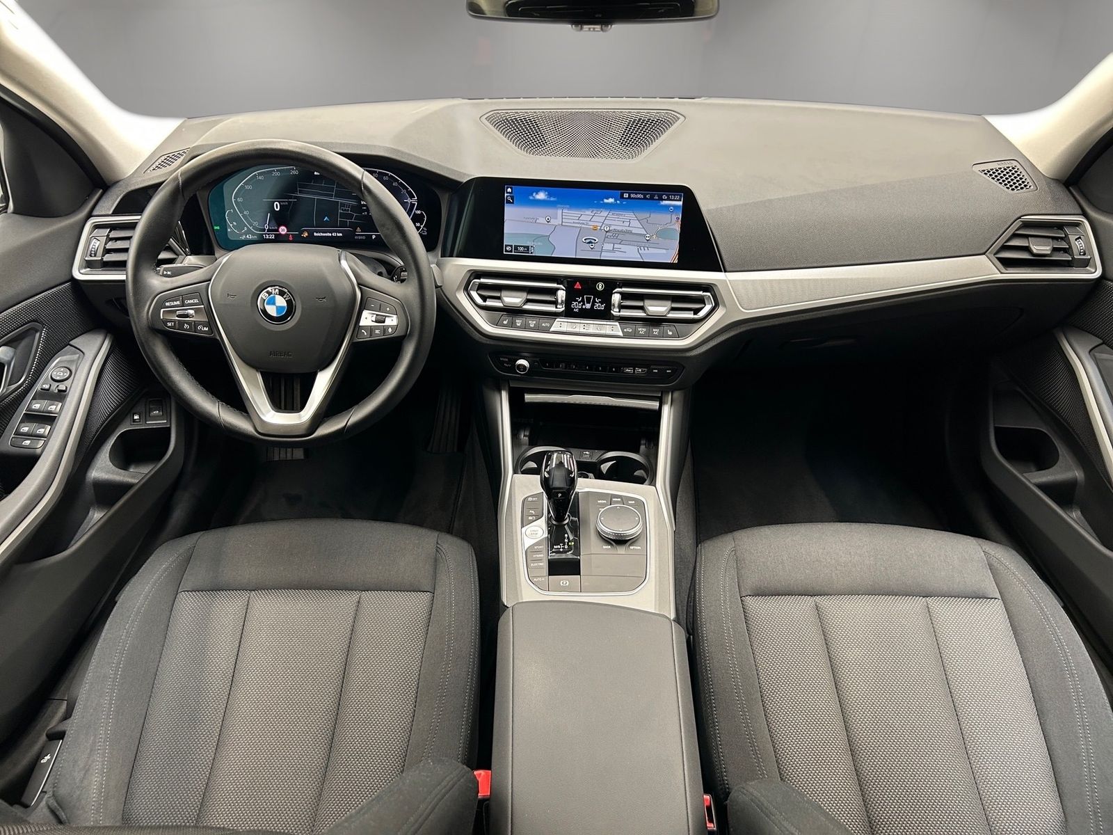 BMW 330e Touring - Samsaru's Car Outlet
