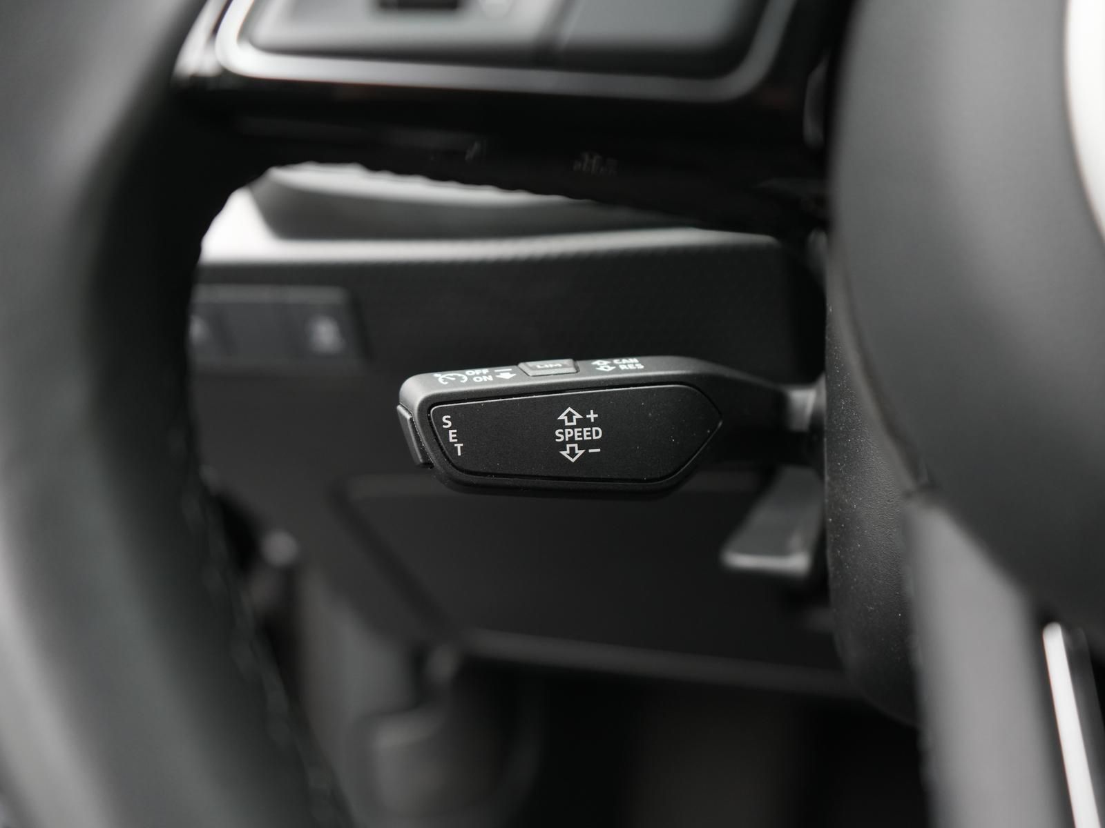 Audi A1 30 TFSI S line,TEMPO,APP,NAVI,SPURH,SHZ,PDC