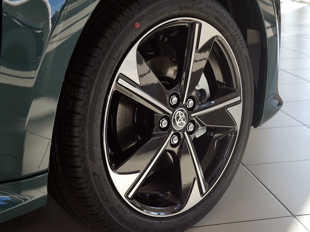 Toyota Yaris Hybrid Style Plus SHZ KAMERA NAVI ACC LED