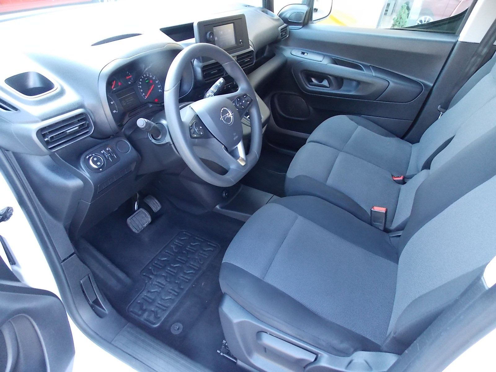 Opel Combo-e Cargo Edition - Samsaru's Car Outlet