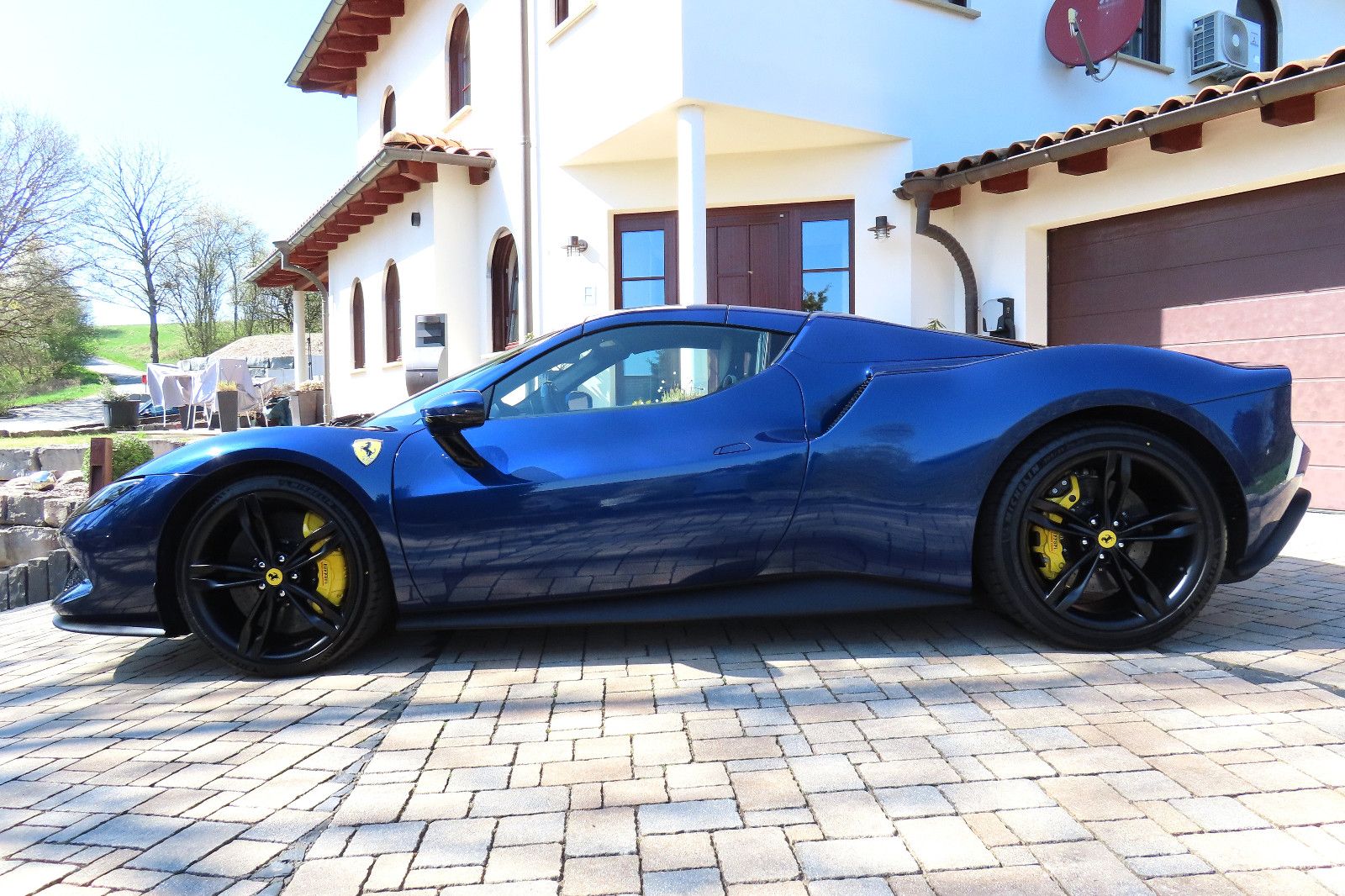 Ferrari 296 GTS - Samsaru's Car Outlet