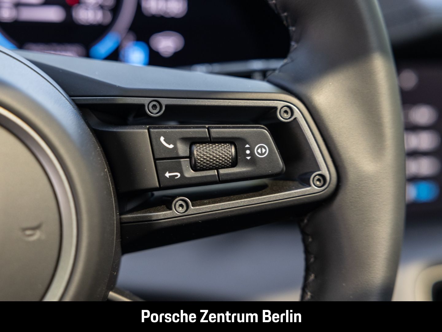Porsche Taycan 4S Cross Turismo HD-Matrix HA-Lenkung