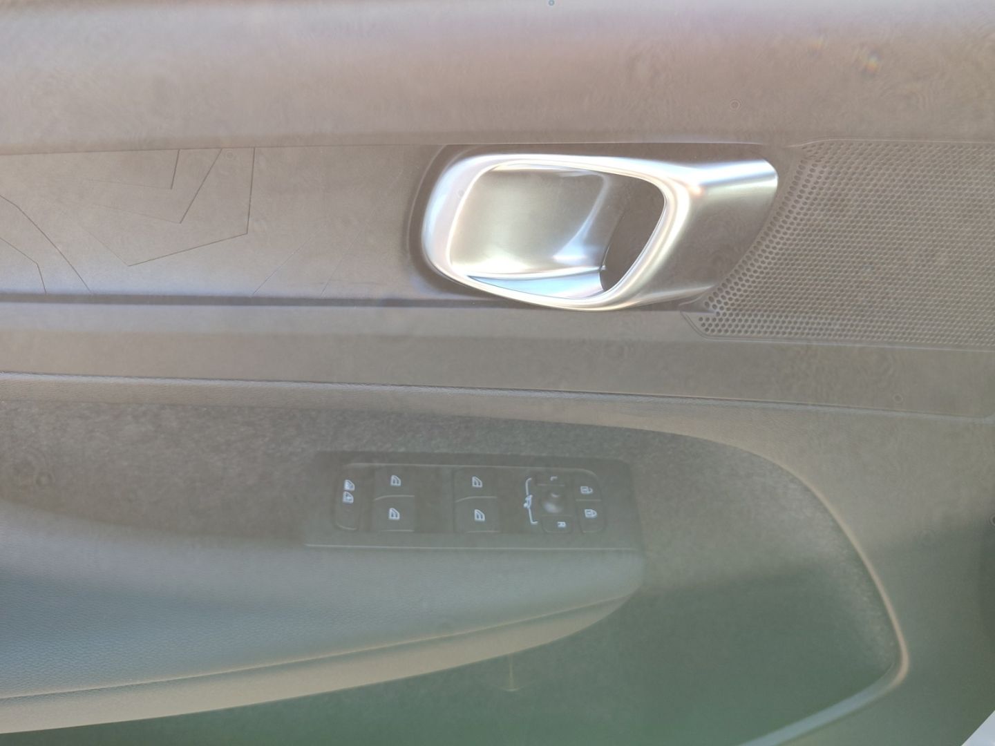 Volvo XC40 Plus Pure Electric NAVI ACC AHK Klimaaut SH