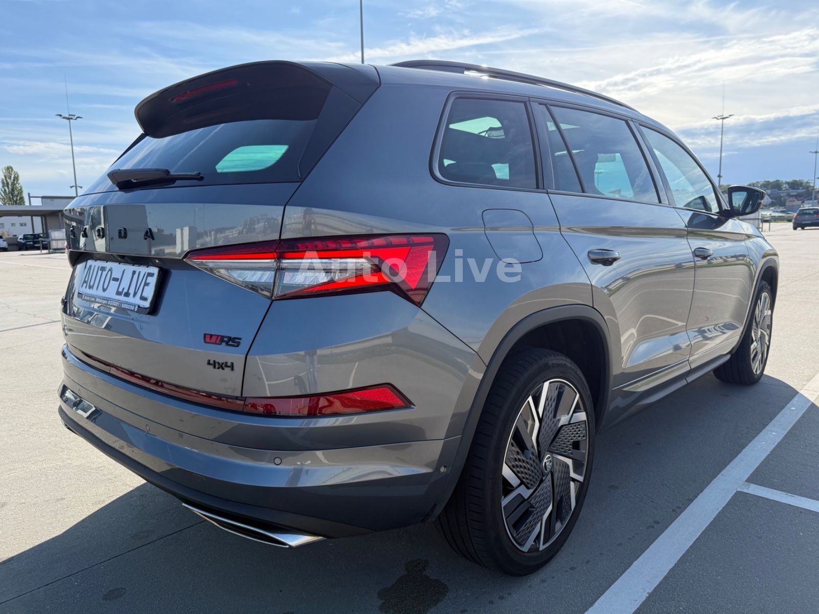 Skoda Kodiaq 2.0 TSI RS 4x4*7-SITZ*PANO*MATRIX*360*AHK