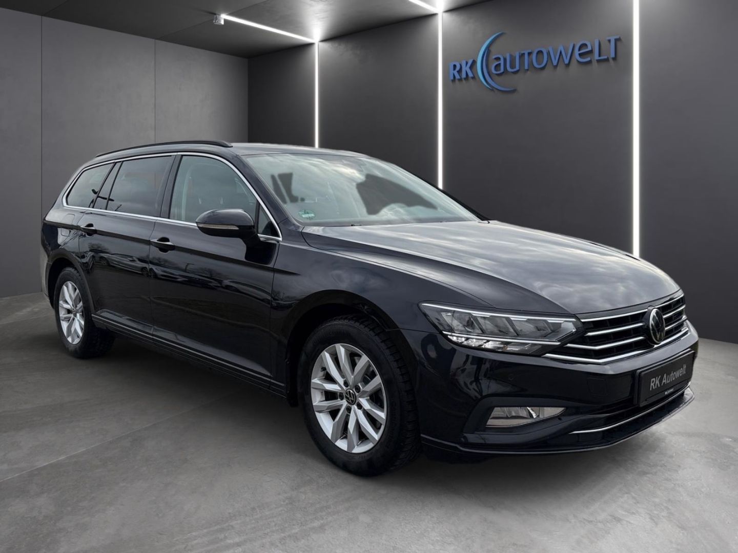 Volkswagen Passat 2.0 TDI DSG - Samsaru's Car Outlet