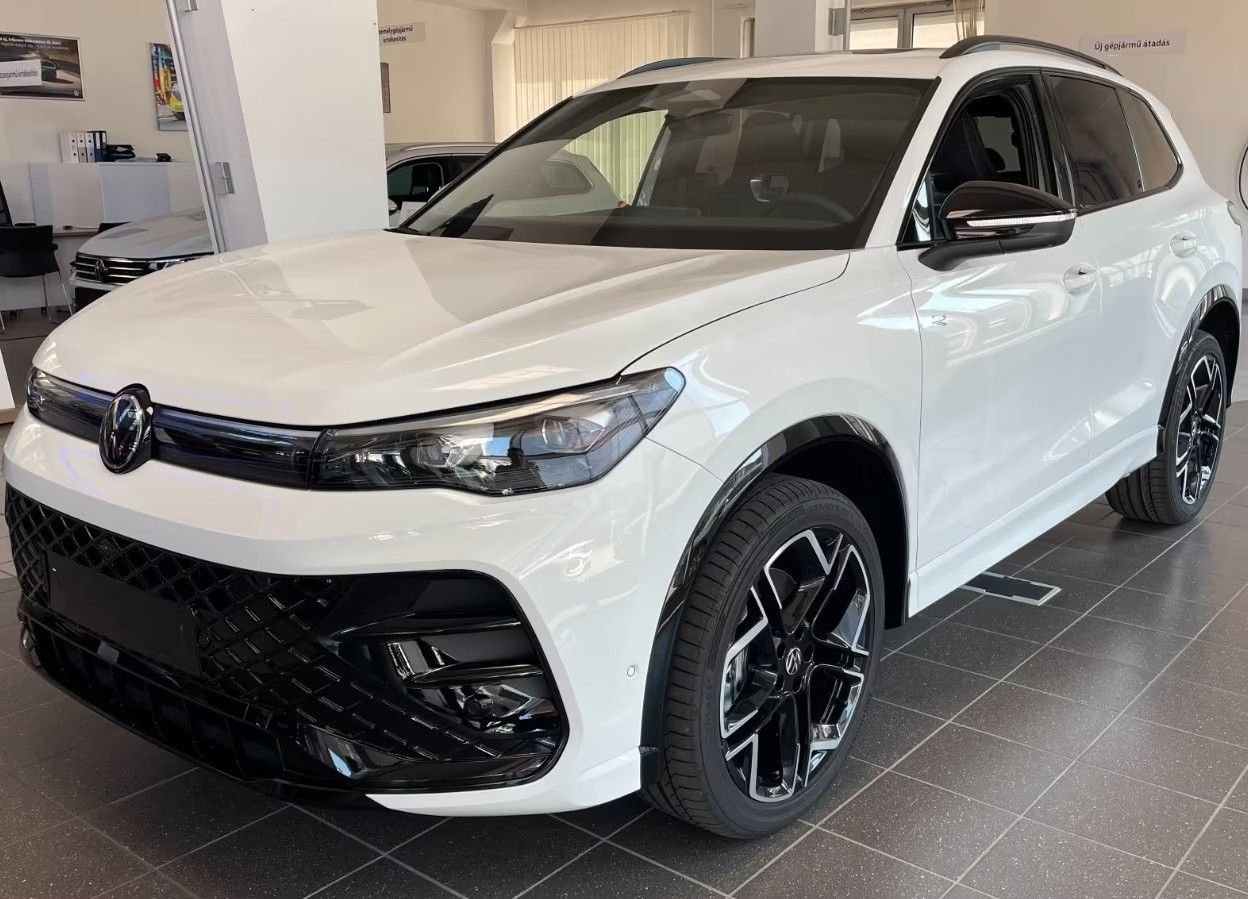 Volkswagen Tiguan TDI R-Line AHK 20Z Area Black Leder Pano