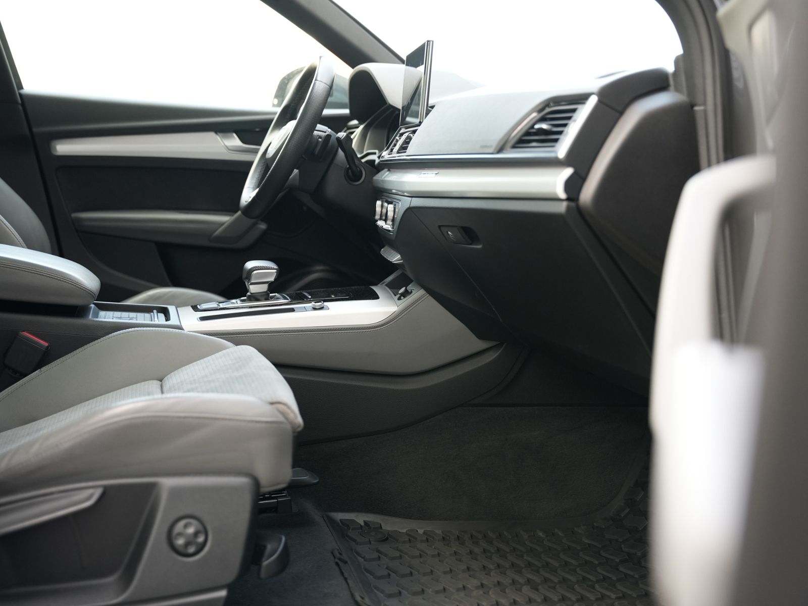 Audi Q5 40 TDI quattro S line - Samsaru's Car Outlet