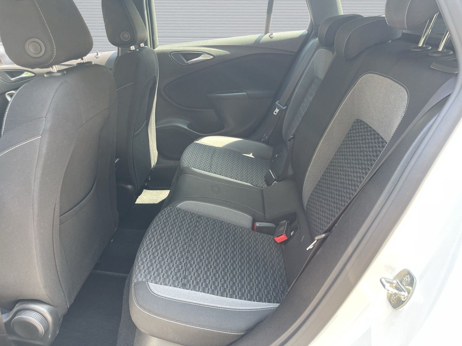 Opel Astra 1.5 CDTI - Samsaru's Car Outlet