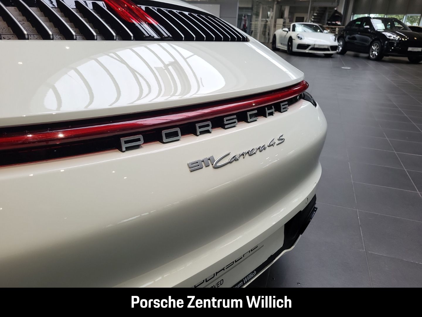 Porsche 992 911 Carrera 4S Cabriolet Hinterachslenkung