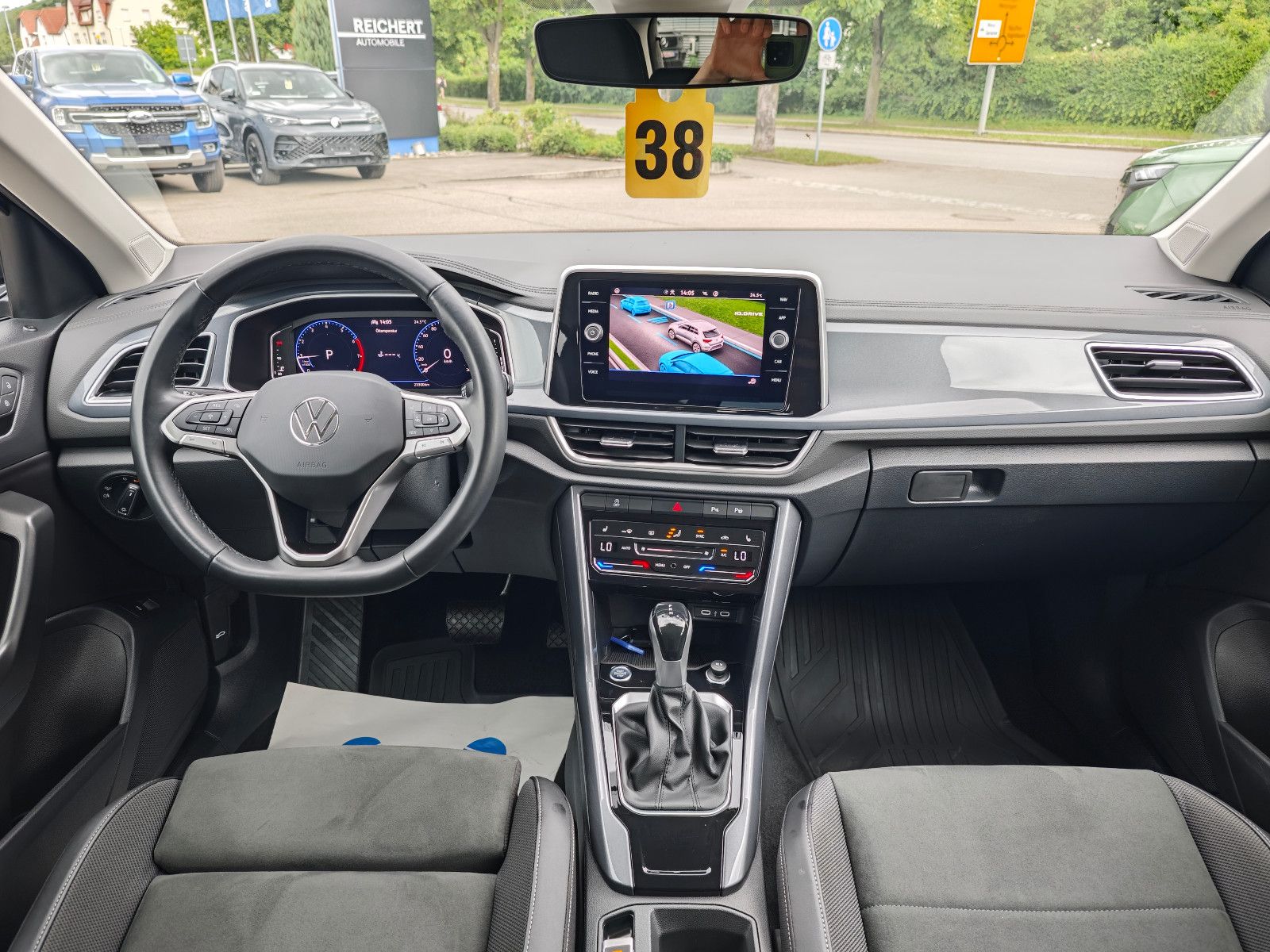 Volkswagen T-Roc Style 150PS DSG - Samsaru's Car Outlet