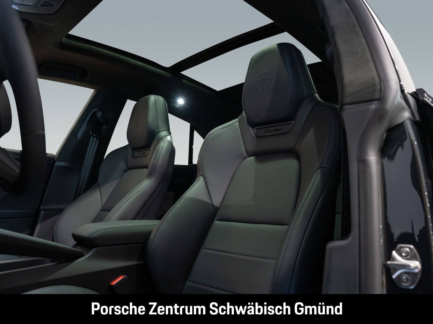 Porsche Macan Turbo BOSE Luftfederung Panoramadach LED