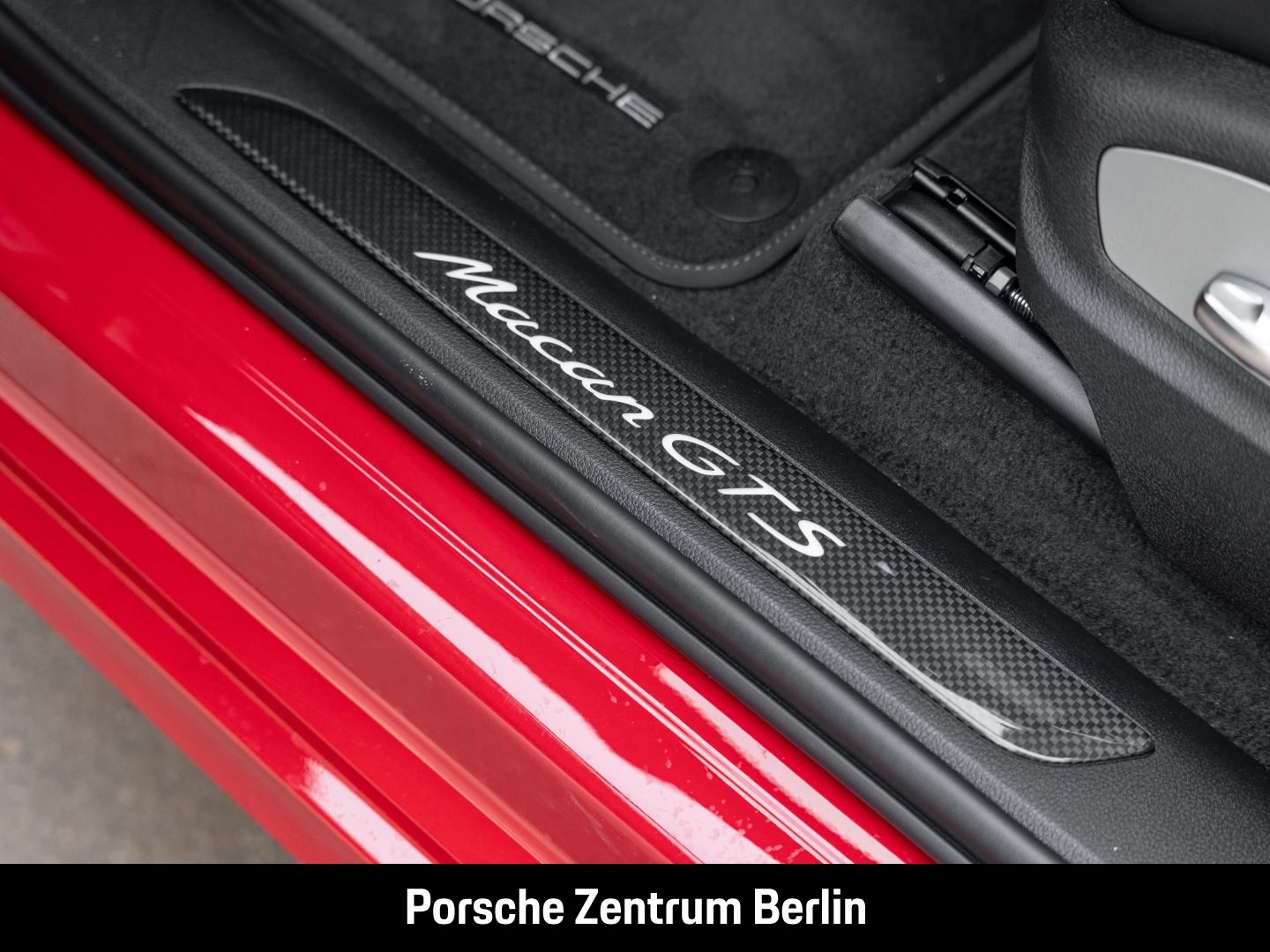 Porsche Macan GTS Karminrot Sportabgasanlage Panorama
