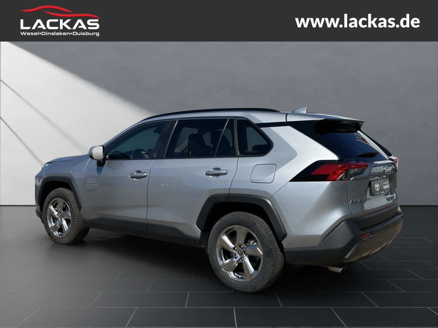 Toyota RAV 4 Hybrid 4x4 - Samsaru's Car Outlet
