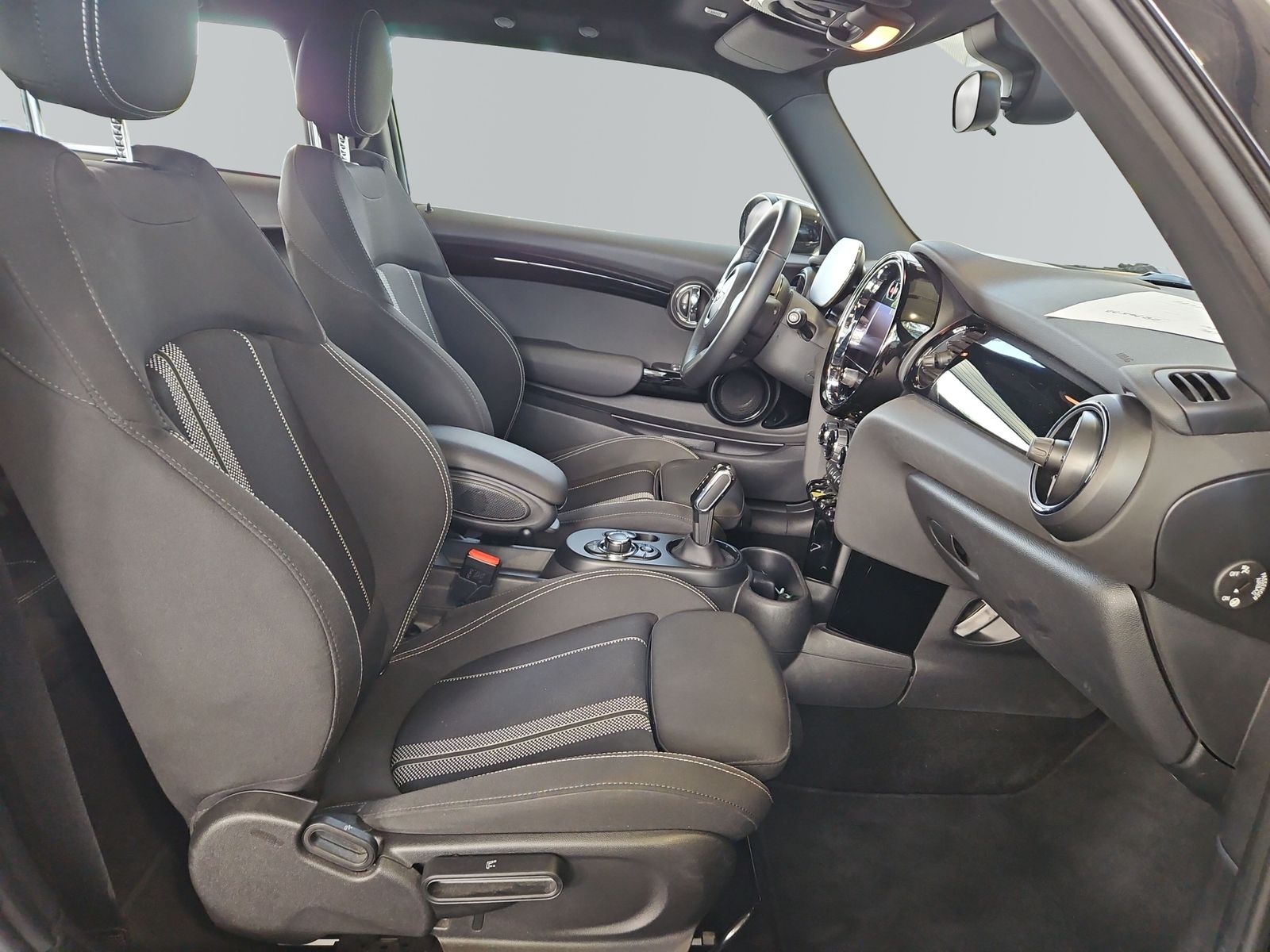 MINI Cooper SE Hatch - Samsaru's Car Outlet
