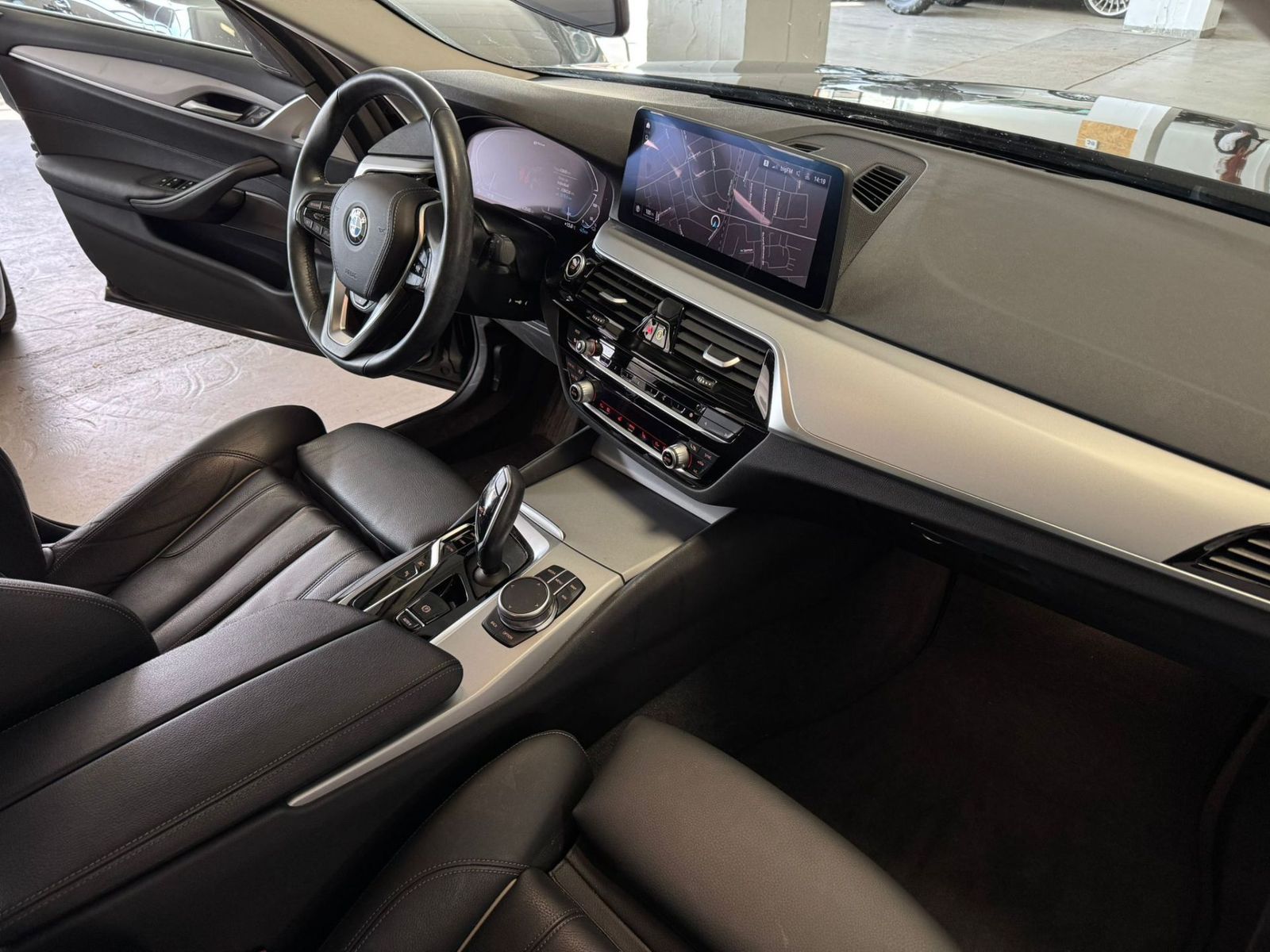 BMW 530 e x Drive H-KARDON/CAM/ACC/WIFI/LED/INDUKTIO